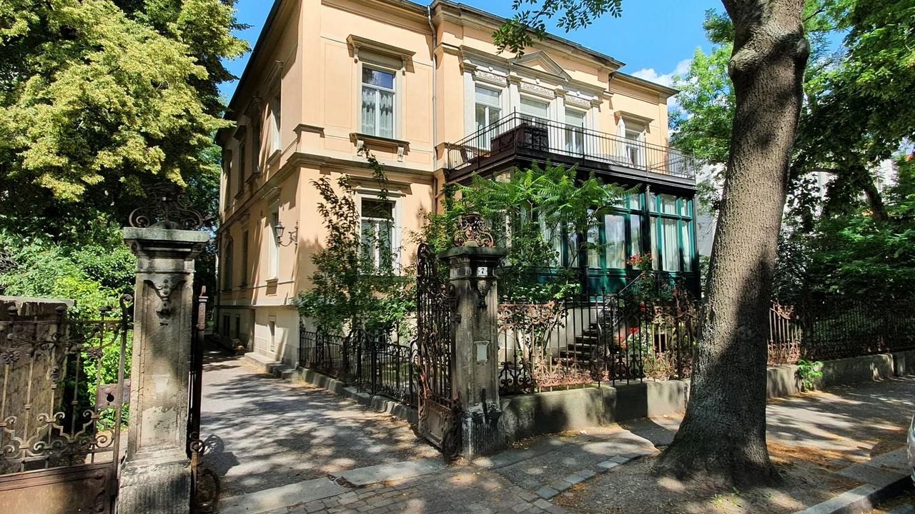 Fassade / Eingang Fassade / Eingang